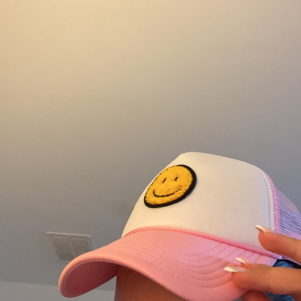 Pink and white smiley face trucker hat - Picture 3 of 3